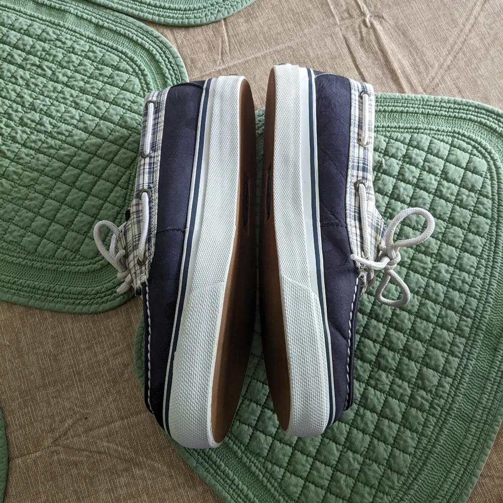Maui surf company shoes